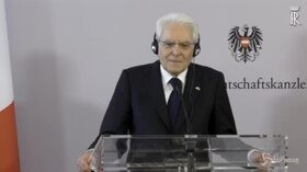 Migranti, Mattarella: “Abbassare i toni, fenomeno va governato da Ue e non da un singolo Stato”