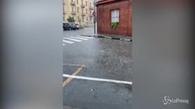 Torino, violenta grandinata in città