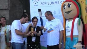 Universiade, la torcia è a Napoli: il primo tedoforo è De Magistris