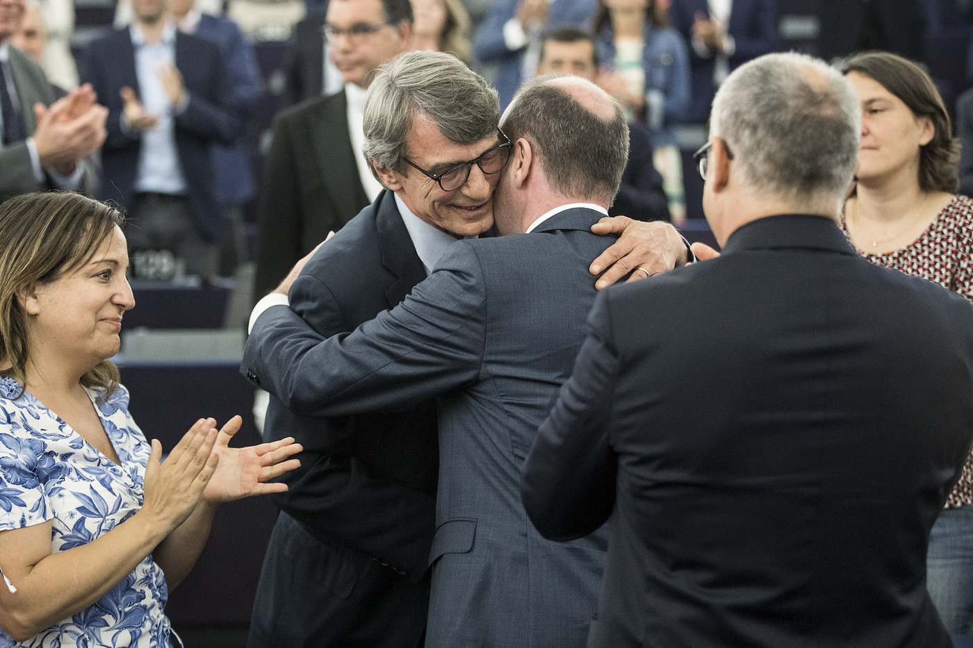Ue, David Sassoli eletto presidente del Parlamento. E gli sherpa di Bruxelles fermano la procedura contro l’Italia