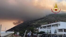 Paura a Stromboli, esplosioni dal cratere: morto un escursionista
