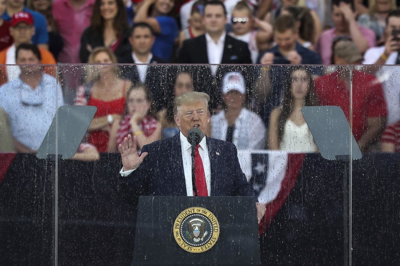 Usa, Trump celebra il 4 luglio: scontri vicino alla Casa Bianca
