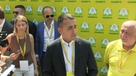 Migranti, Di Maio: “Parlamentari del Pd si stanno già mettendo il costume per salire su quest’altra nave”