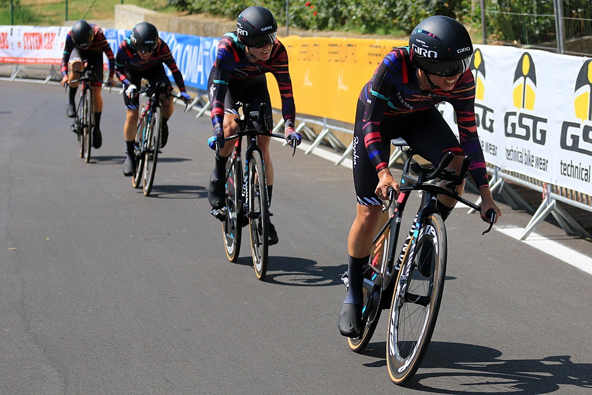 Giro donne, crono a squadre alla Canyon Sram. Niewiadoma in maglia rosa
