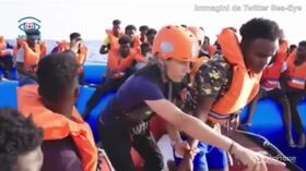 Alan Kurdi, le immagini del salvataggio dei migranti di venerdì