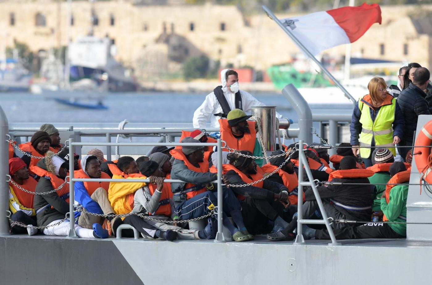 Migranti, Alex: sbarcati i naufraghi e veliero sequestrato. Alan Kurdi arriva a Malta