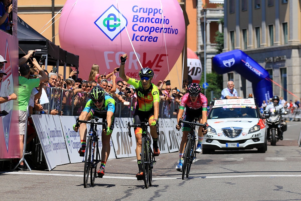 Ciclismo, Giro Rosa: festa italiana in Brianza. Borghesi vince al fotofinish