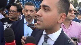 Di Maio: “Se Salvini si sente solo gli manderemo un peluche”