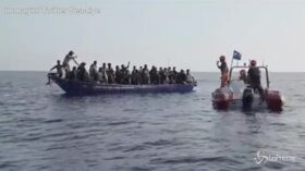 Alan Kurdi salva 44 migranti: le immagini