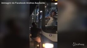 Frosinone, autista del bus pesta ragazzo nero per farlo scendere dal bus