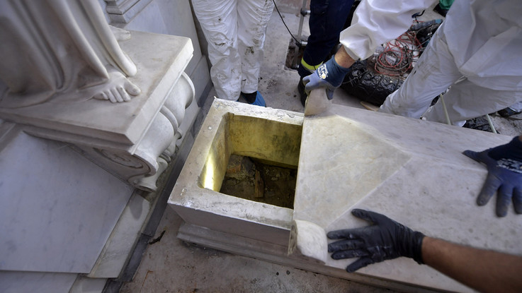 Caso Orlandi, aperte le tombe del cimitero teutonico: sono vuote