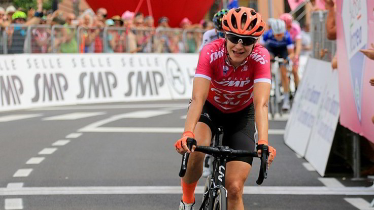 Giro donne: Vos cala il tris. Van Vleuten sempre in maglia rosa