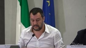 Fondi russi a Lega, Salvini ai giornalisti: “Cercate rubli o missili, io faccio il ministro dell’Interno”