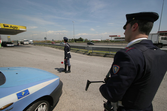 Trapani, auto fuori strada su A29: morti 2 bambini. Video su Fb prima di schianto