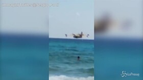 Vasto incendio a Gallipoli, un morto: i canadair in azione