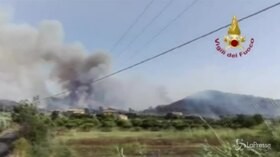 Nuoro, incendio a Tortolì: paura in spiaggia