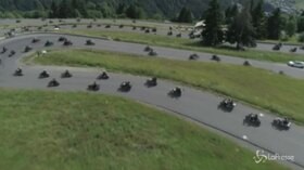 Francia, 1500 Harley-Davidson invadono la montagna