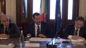 Viminale, accanto a Salvini spunta Siri al tavolo con sindacati e imprese