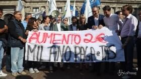Milano, presidio della Lega contro aumento biglietti Atm