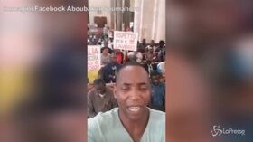 Braccianti irrompono nella Basilica San Nicola di Bari: “Chiediamo confronto”