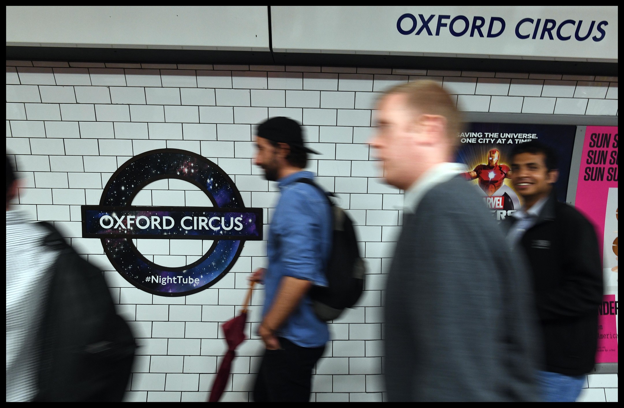 Londra, gas lacrimogeni in metropolitana: è caccia a 2 uomini