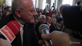 Funerali De Crescenzo, De Luca: “Ha avuto l’affetto e il rispetto di tutta Italia”