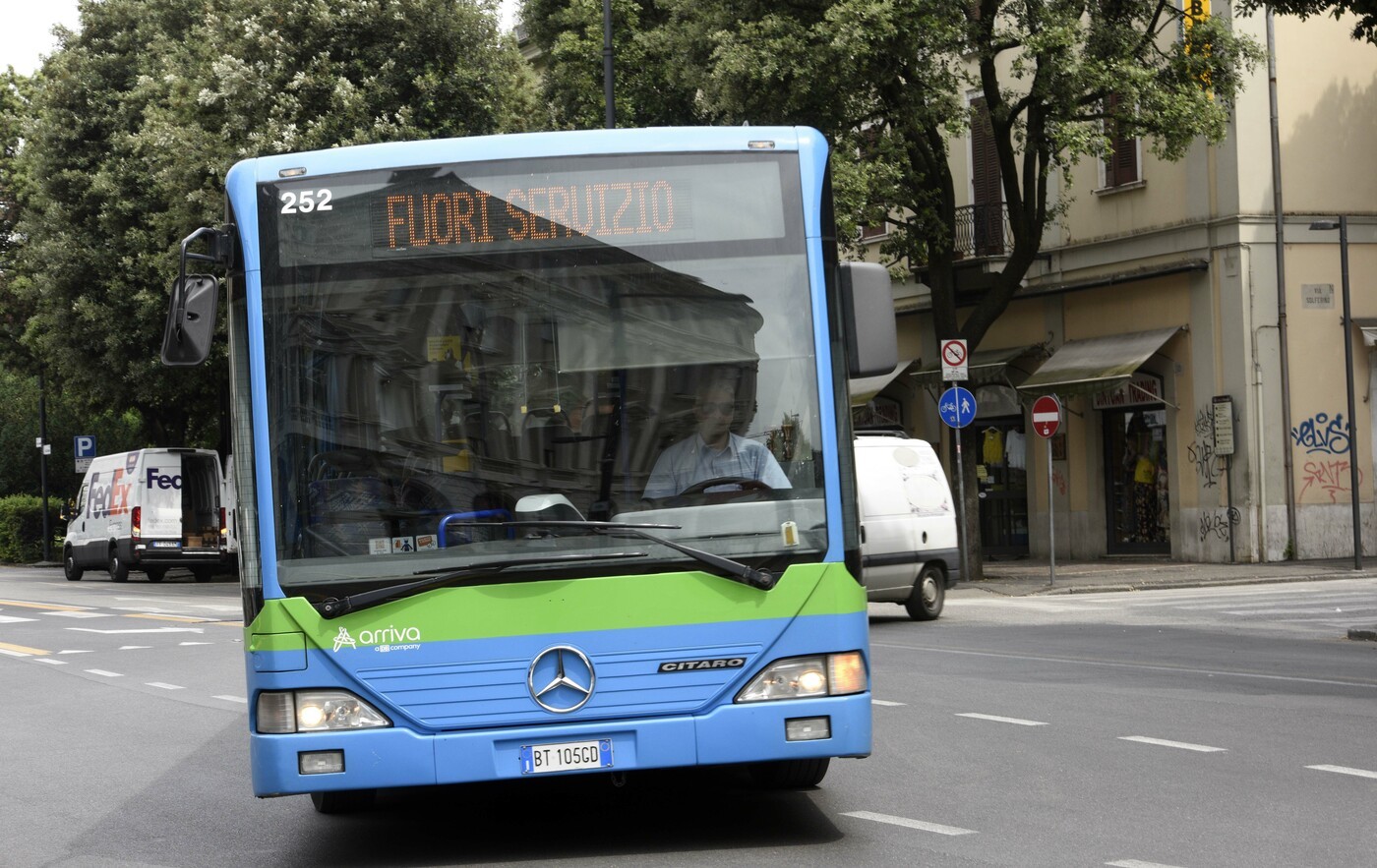 Caos trasporti, oggi si fermano treni, bus e navi