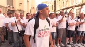 Whirlpool, sit-in dei lavoratori davanti al Mise