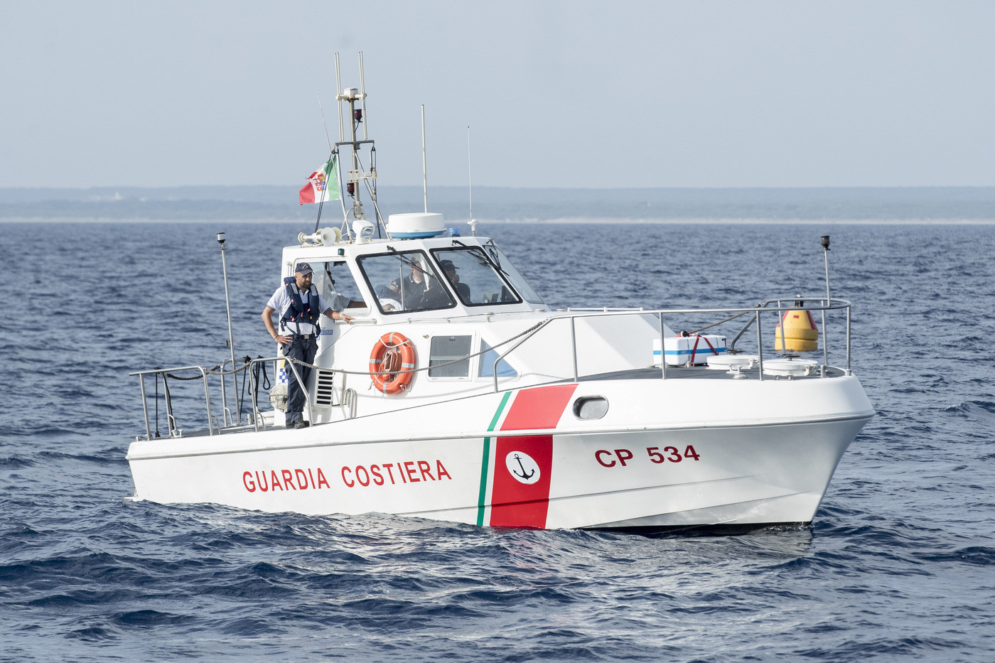 Viminale blocca sbarco di nave Guardia costiera con 135 migranti