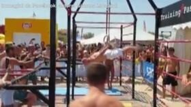 Senigallia, Yuri Chechi si allena in spiaggia: bagnanti entusiasti