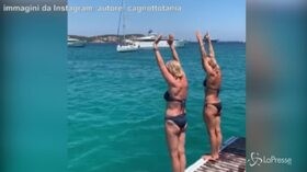 VIRAL PRESSE – Cagnotto stupisce anche in vacanza, tuffi sincronizzati con marito e genitori