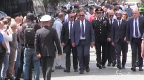 Carabiniere ucciso, l’arrivo di Roberto Fico ai funerali