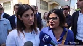 Roma, via le bancarelle davanti all’Umberto I, Raggi: “È un risultato storico”