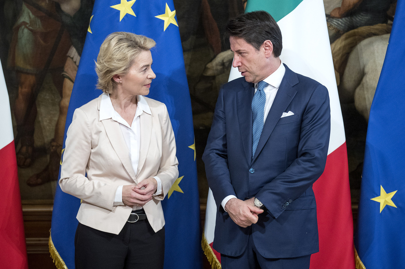 Von der Leyen vede Conte a Roma: “Sui migranti rivedremo la ripartizione”