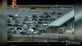 Traffico, lunghe code sull’A14: le immagini aeree