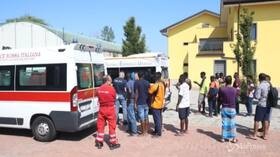 Milano, incendio al centro di accoglienza: diversi intossicati