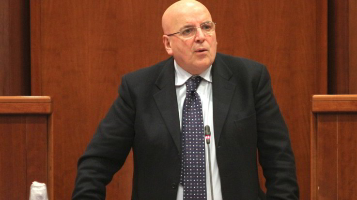 Calabria, il governatore Oliverio indagato per peculato: confiscati suoi beni