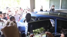 Inter, Lukaku alla sede milanese del Coni: tifosi in festa