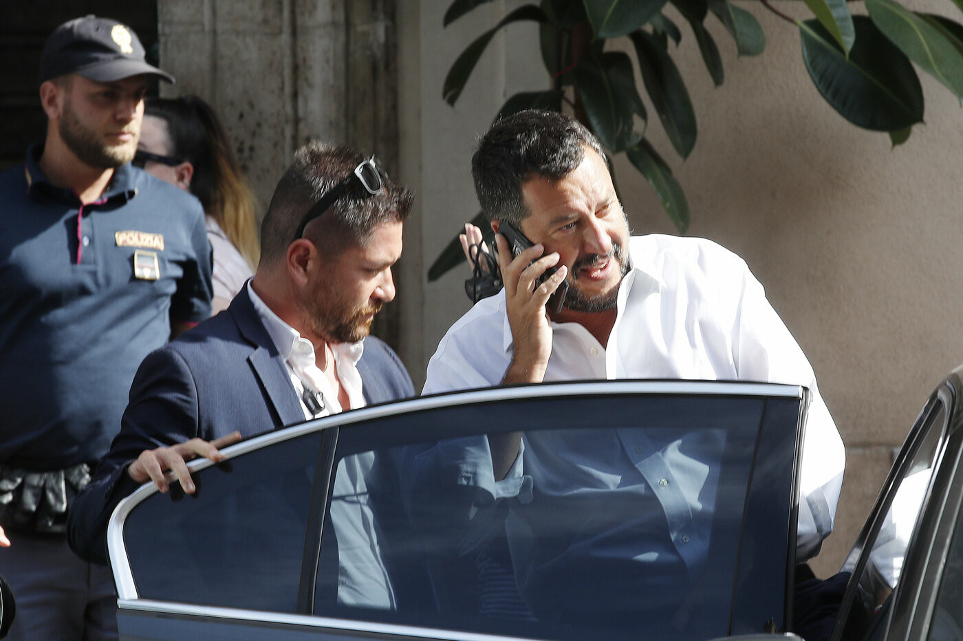 Salvini tira dritto sulla crisi: “Da noi scelta di coraggio, al voto”. La Lega presenta mozione di sfiducia a Conte