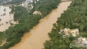 Alluvioni in India, cento morti e migliaia di sfollati