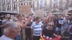 Salvini contestato a Catania: “Buffone, buffone”