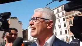 Governo, Morra (M5S): “Salvini venga in Aula e argomenti, intanto si voti taglio parlamentari”