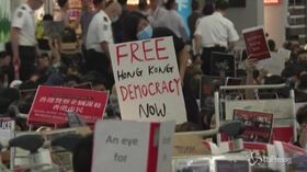Hong Kong, prosegue la protesta in aeroporto