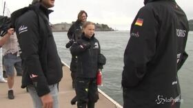 Greta Thunberg salpa per summit NY su barca a vela a emissioni 0