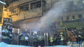 Ancora tensioni a Hong Kong, lacrimogeni contro i manifestanti