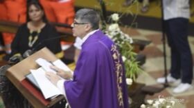 Funerali Nadia Toffa, Don Patriciello: “Ha unito Nord e Sud ed è stata amata da tutti”