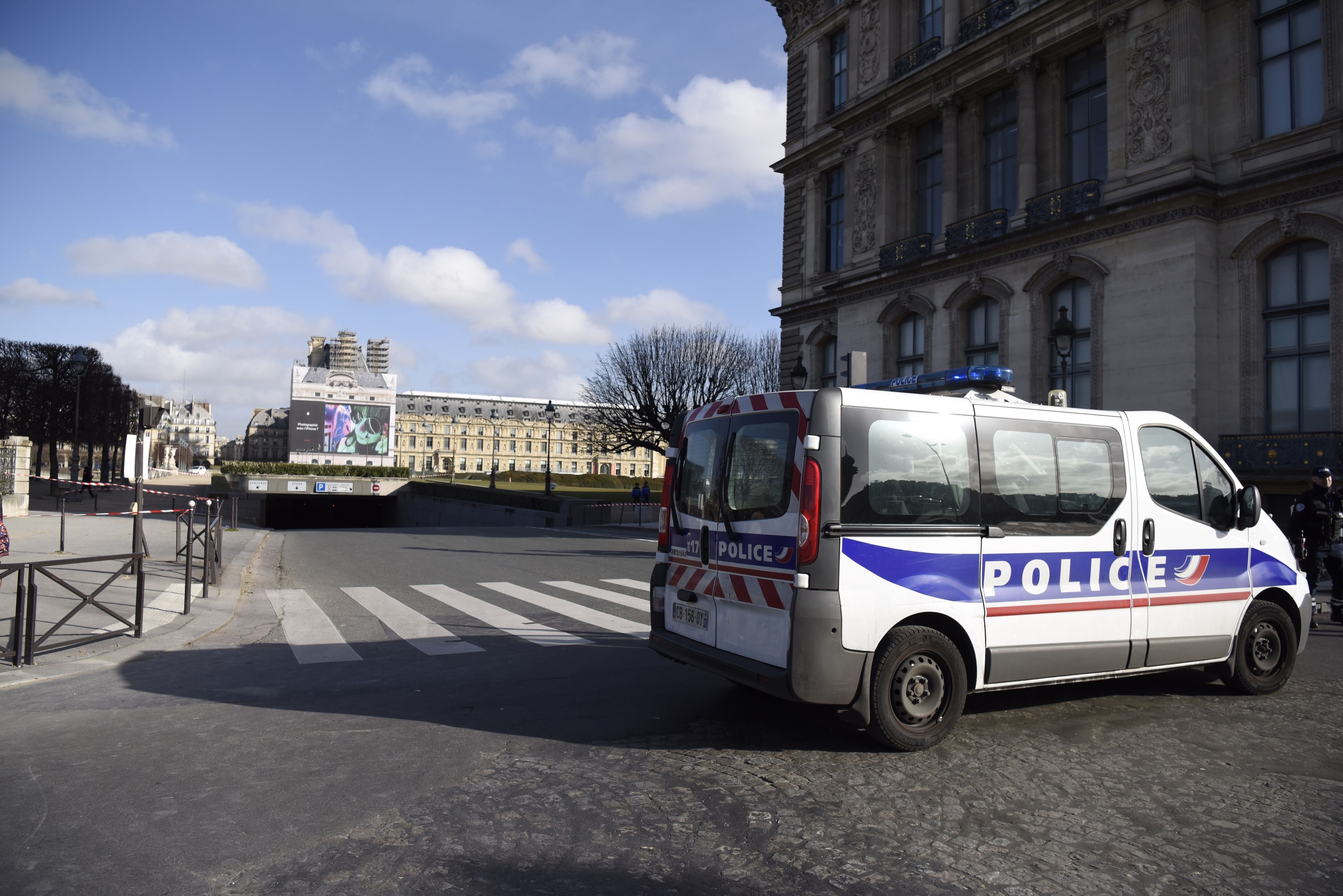Francia, troppa attesa per il panino: cliente spara al cameriere e lo uccide