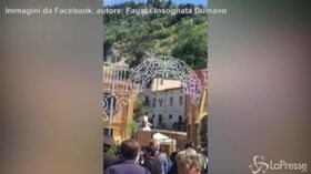 Migranti, parole shock del parroco di Sora: “Arrivano con telefonini e catenine”