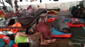Open Arms, 17 giorno in mare per 107 migranti