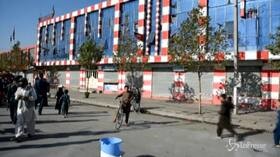 Attentato a Kabul, le immagini dal luogo dell’esplosione